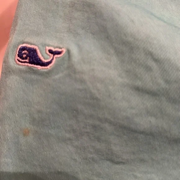 Vineyard Vines Women’s Green Whale Embroidered Dayboat Shorts - Picture 5 of 7